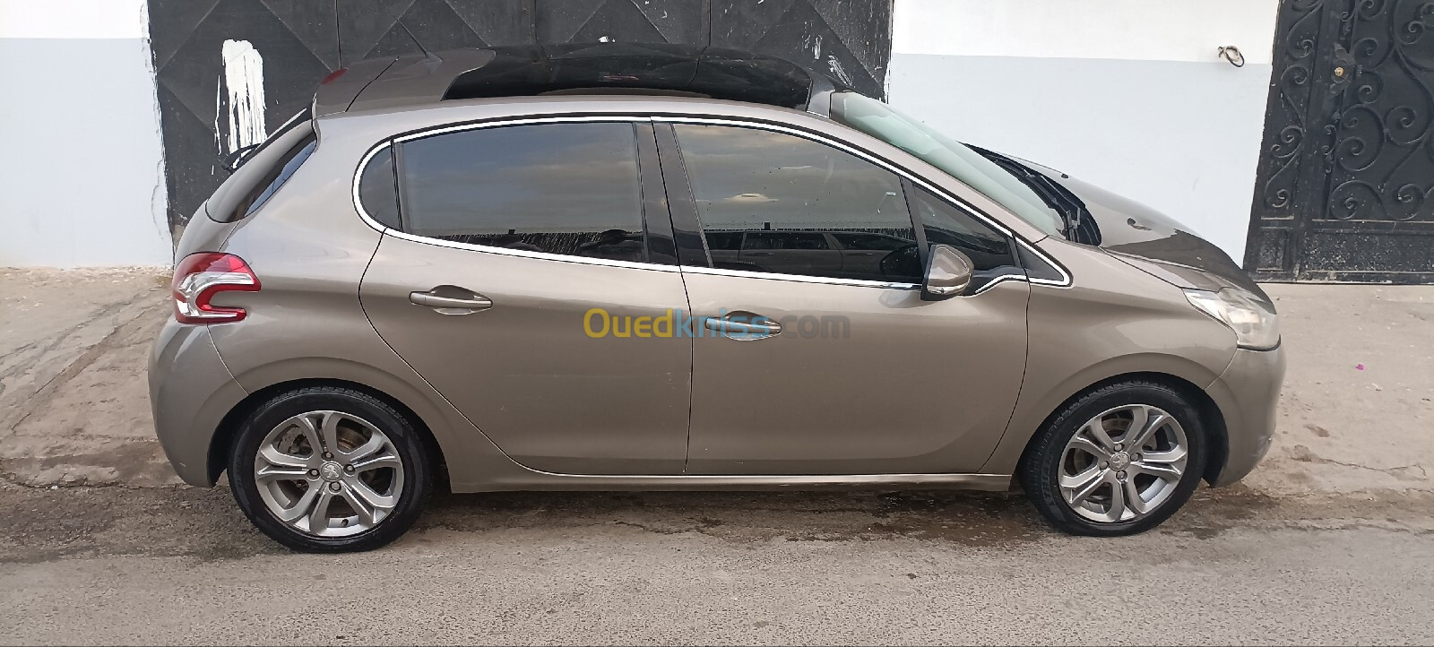 Peugeot 208 2015 Allure