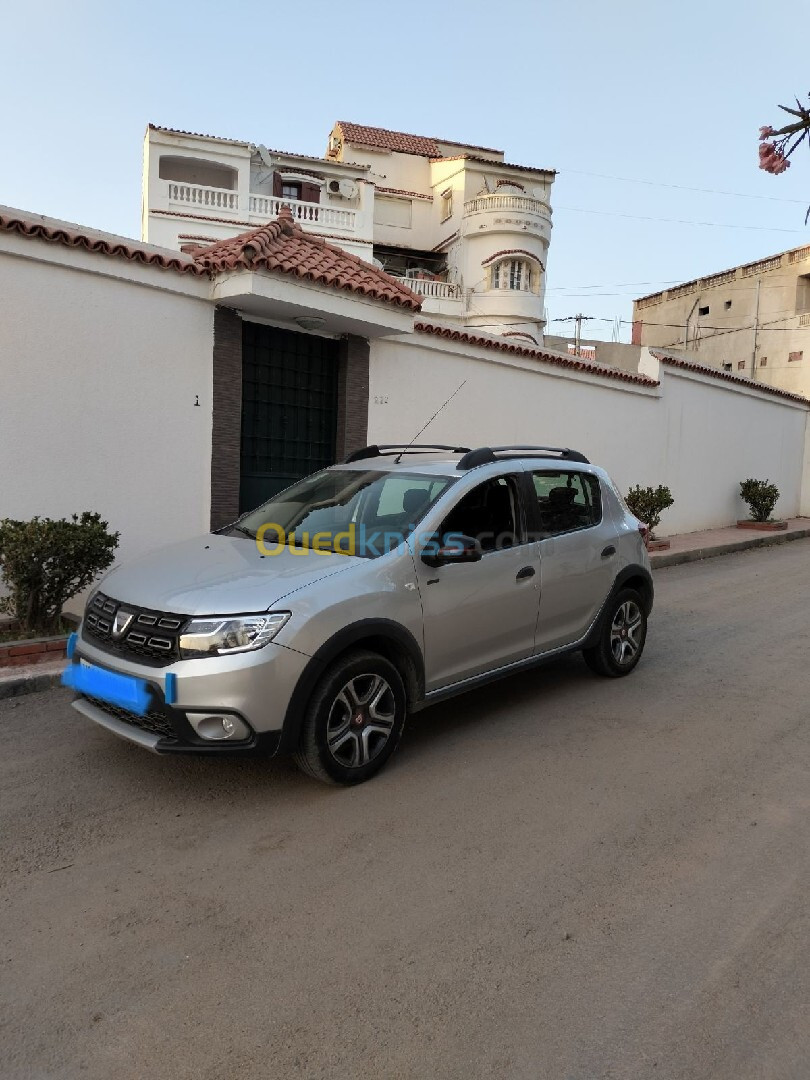 Dacia Sandero 2019 Stepway techroad dci