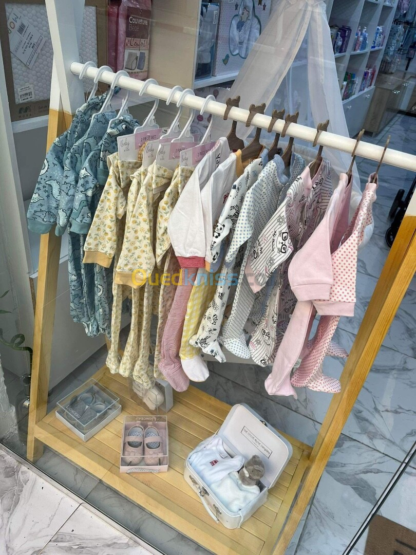 Porte vêtements pour bébé et enfants 