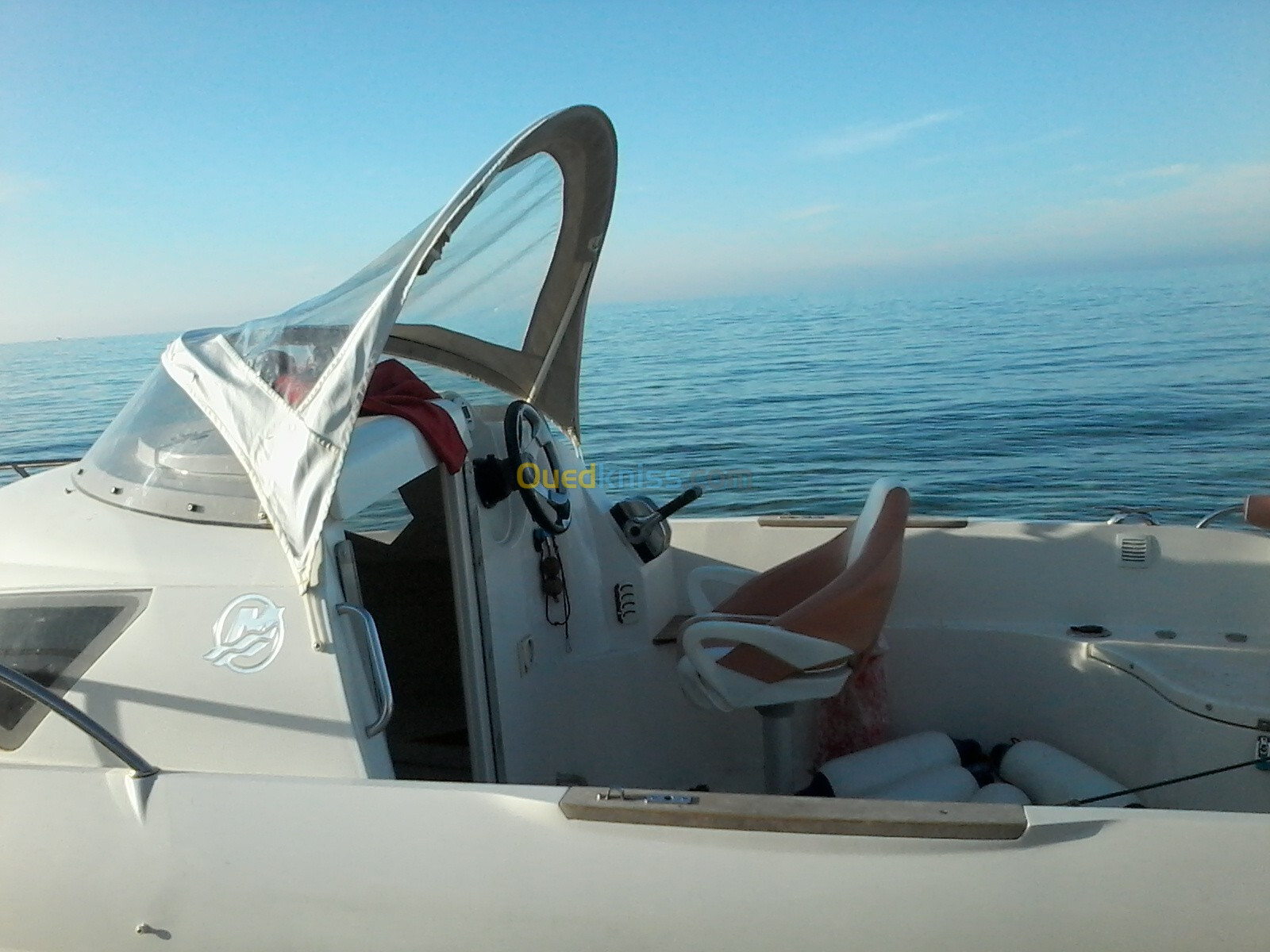 vends bateau quick silver hors bord 