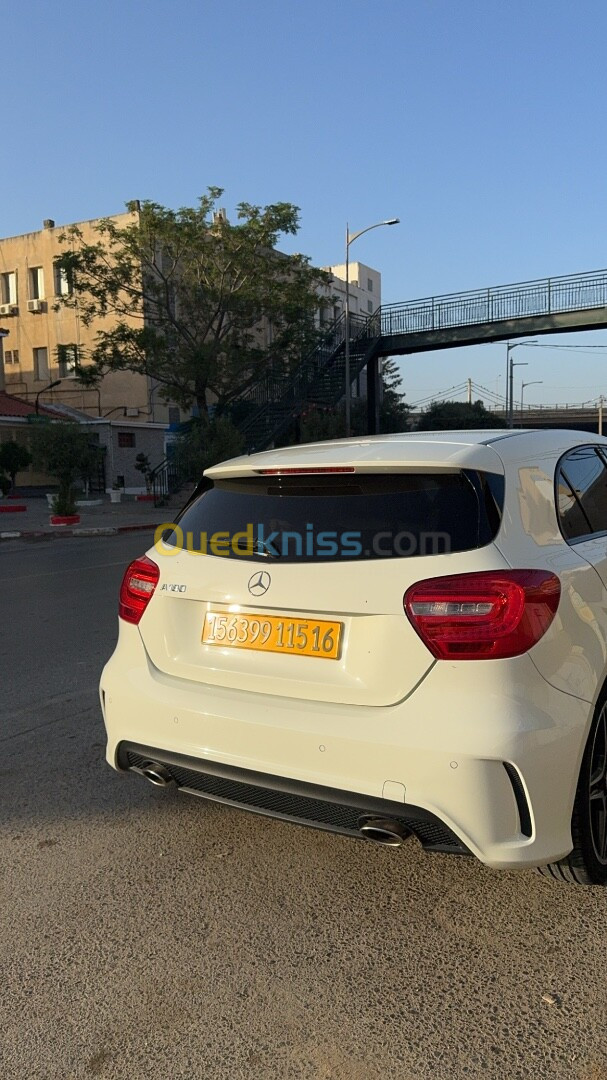 Mercedes Classe A 2015 180  Exclusif +