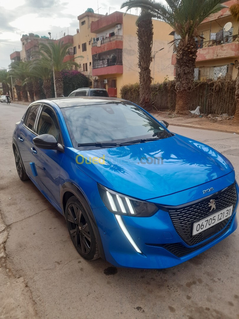 Peugeot 208 2021 Gt