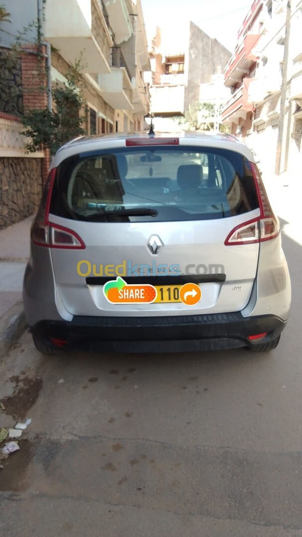 Renault Scenic Court 2010 3