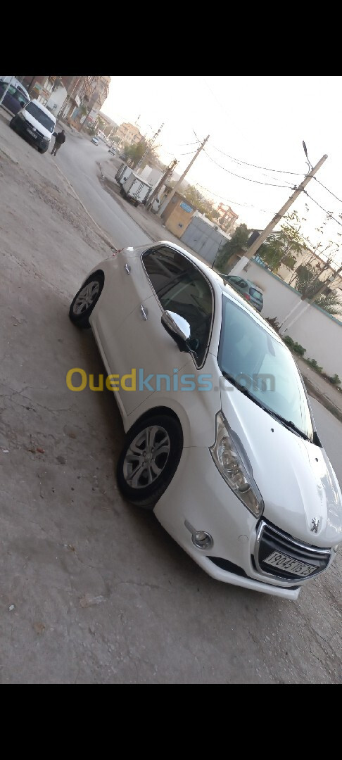 Peugeot 208 2015 Allure