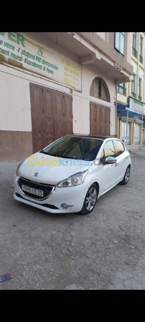 Peugeot 208 2015 Allure