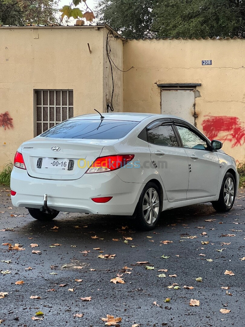 Hyundai Accent RB  4 portes 2018 Accent RB  4 portes