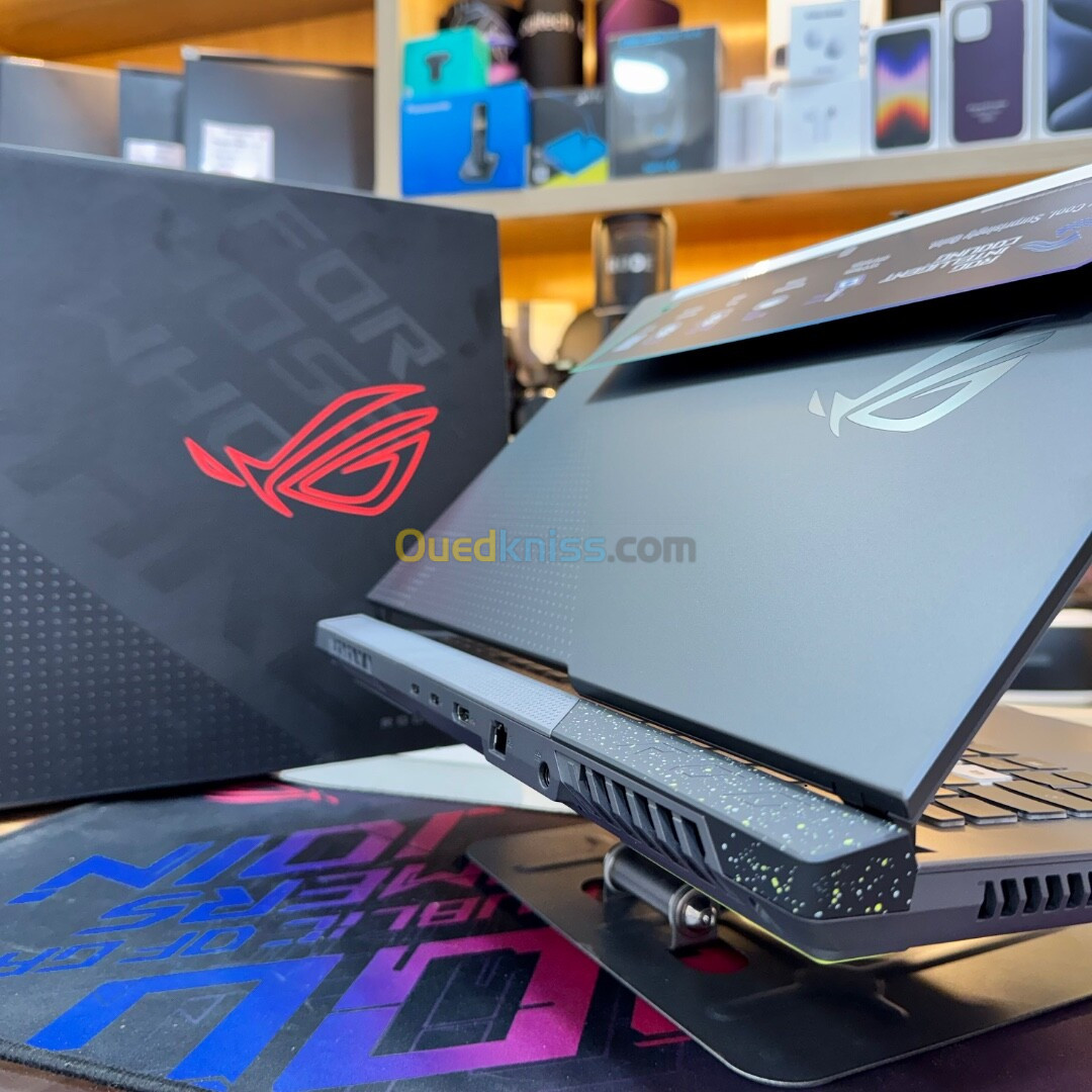 ASUS ROG STRIX G17 AMD RYZEN 9 7940HX NVIDIA RTX 4060 16GB RAM 512 GB SSD 