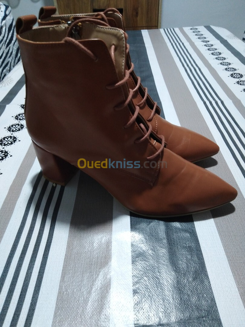 Paire de boots femme (produit turque)