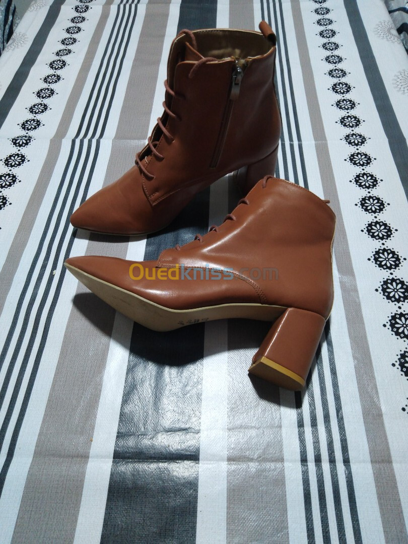 Paire de boots femme (produit turque)