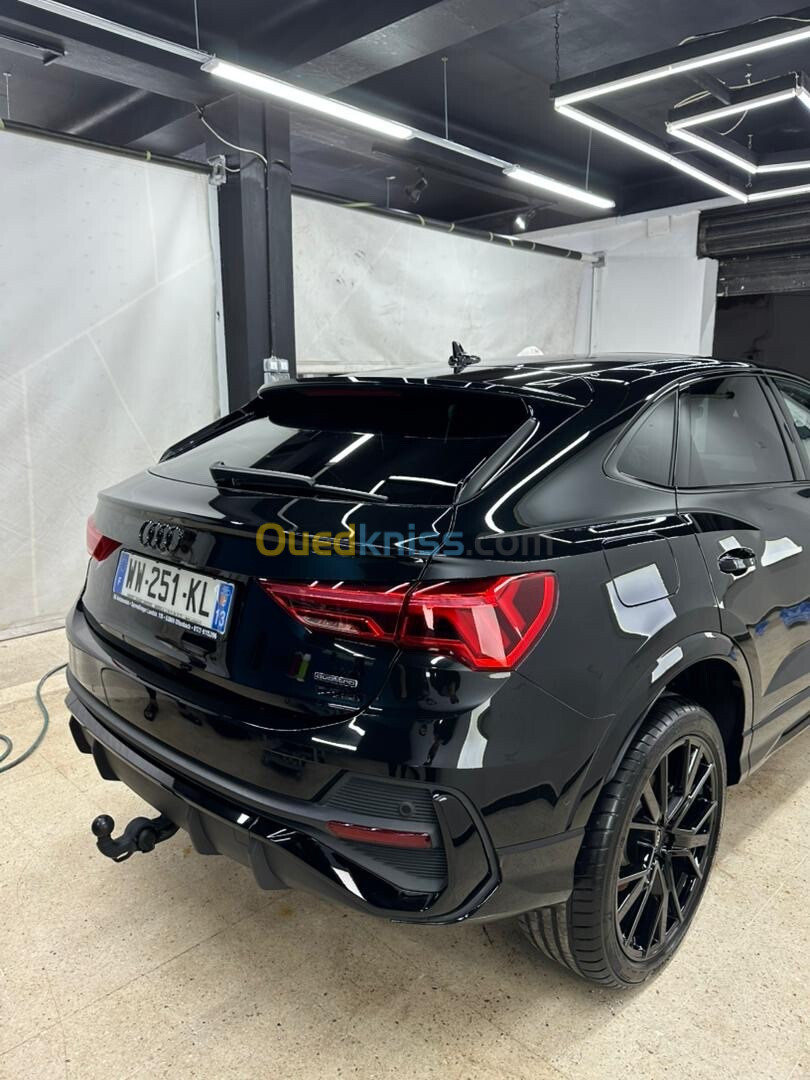 Audi Q3 2024 Black education