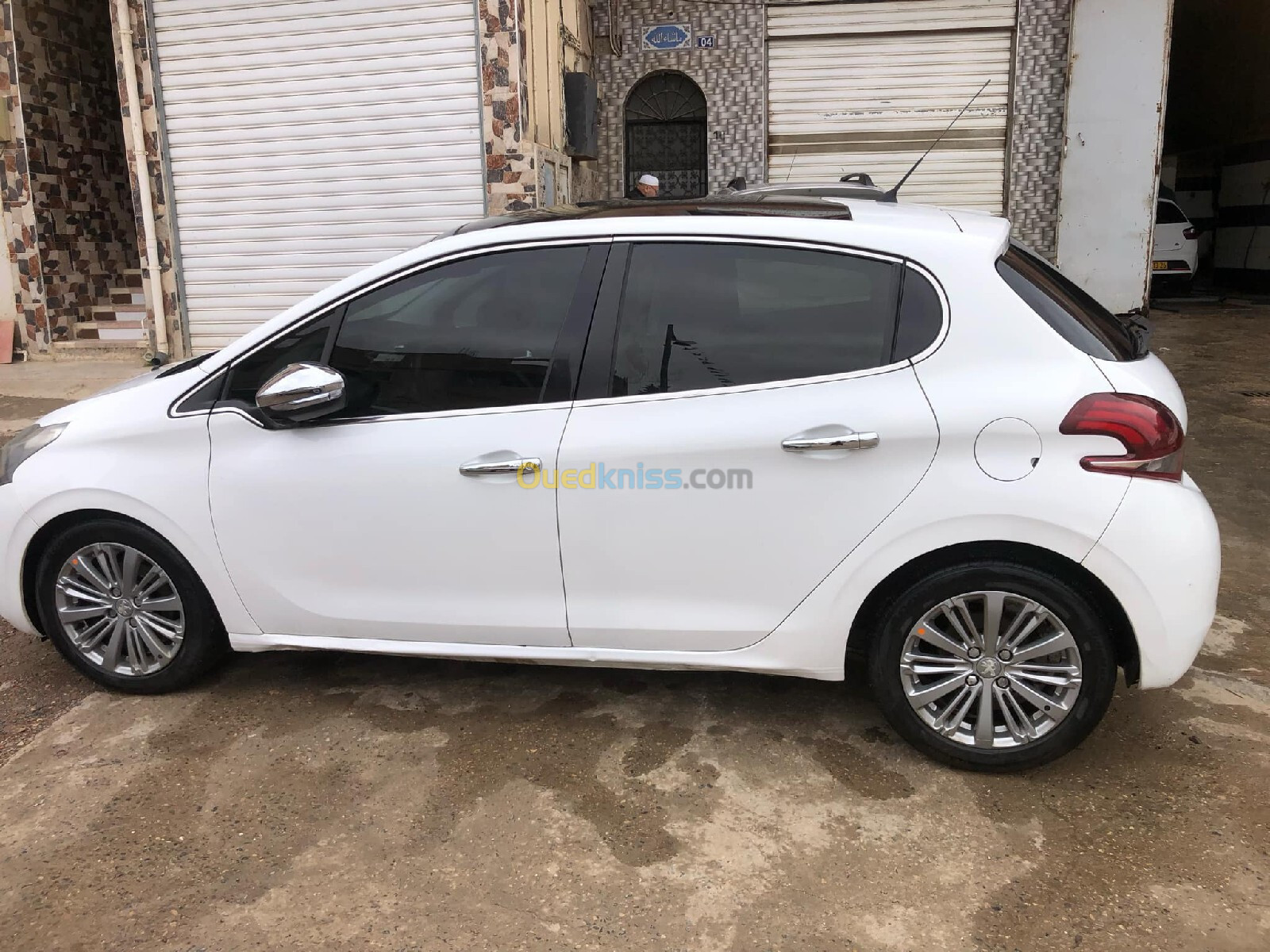 Peugeot 208 2015 Active Facelift