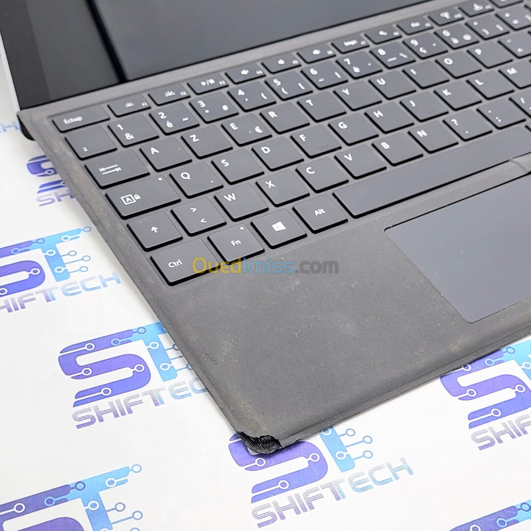 Microsoft Surface Pro 5 i5 7300U 8G 256 SSD Full HD Détachable Tactile