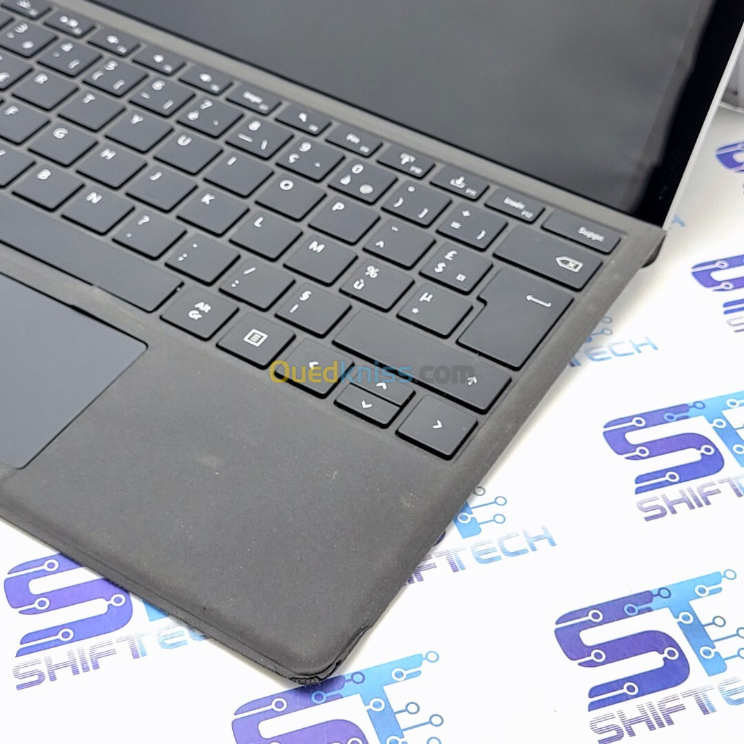 Microsoft Surface Pro 5 i5 7300U 8G 256 SSD Full HD Détachable Tactile