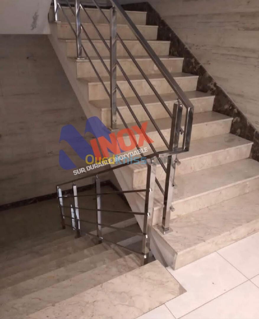 Rampe d'escalier en inox et verre 