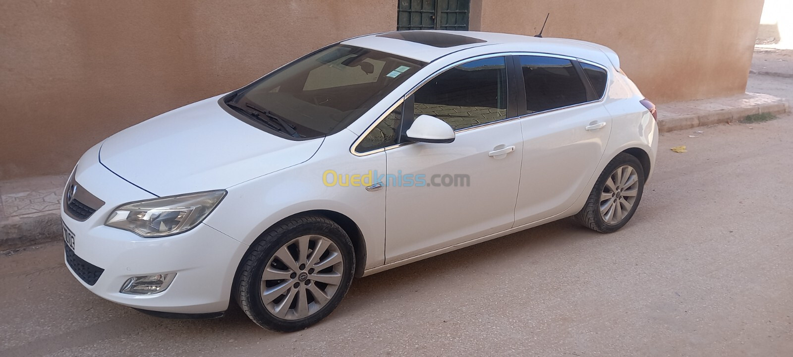 Opel Astra 2010 J