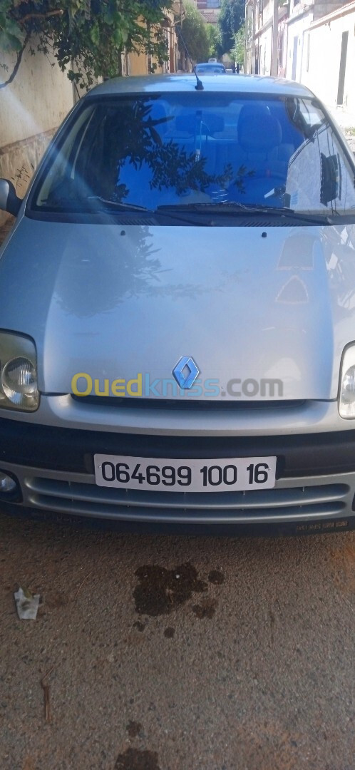 Renault Clio 2 2000 Initiale