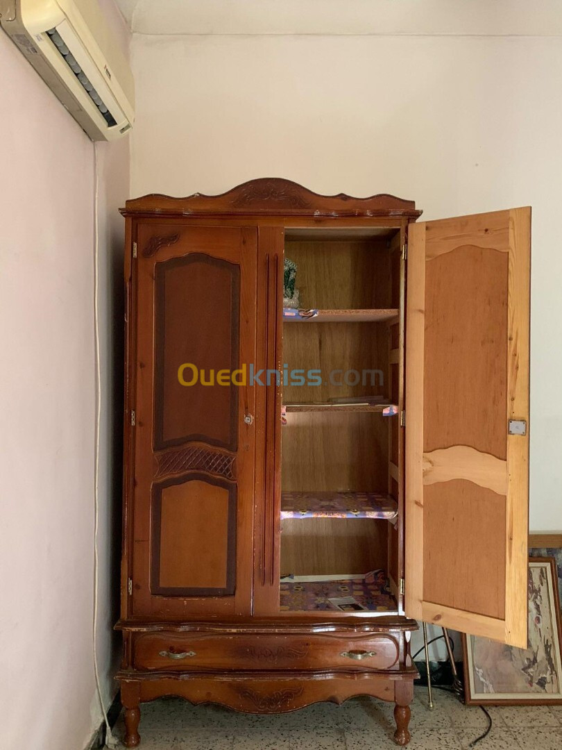 Armoire à vendre 