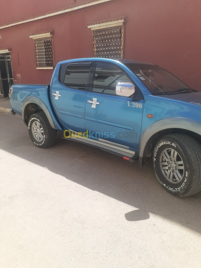 Mitsubishi L200 2011 