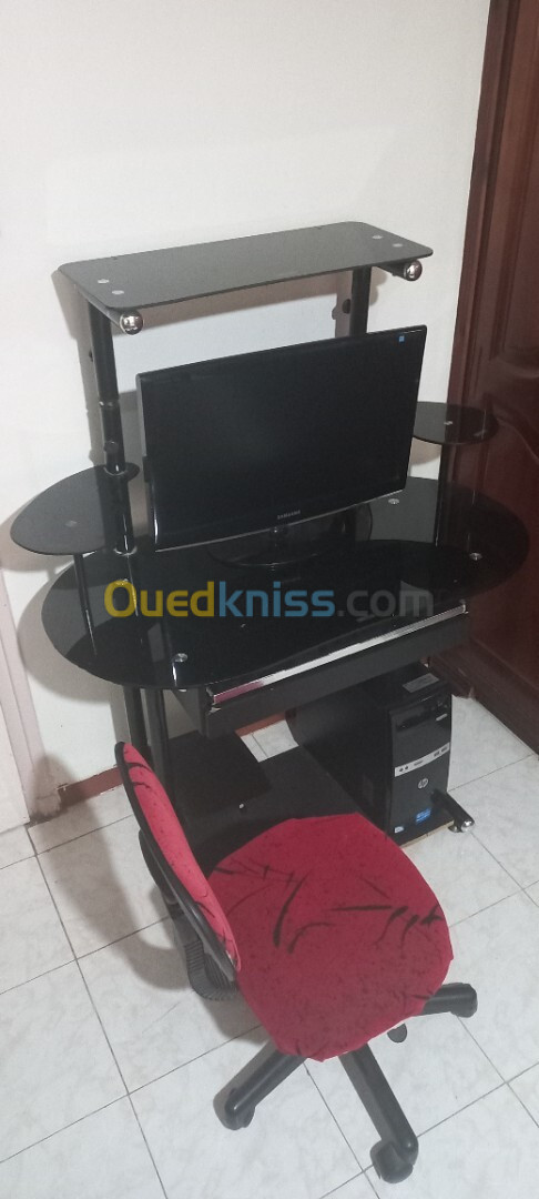 Bureau en verre et acier + Ecran LCD 23" SAMSUNG SyncMaster 2333TN + Unité centrale HP 500B MT