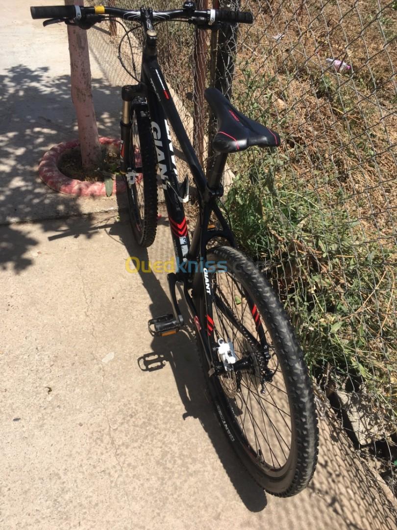 Vélo VTT GIANT 27.5