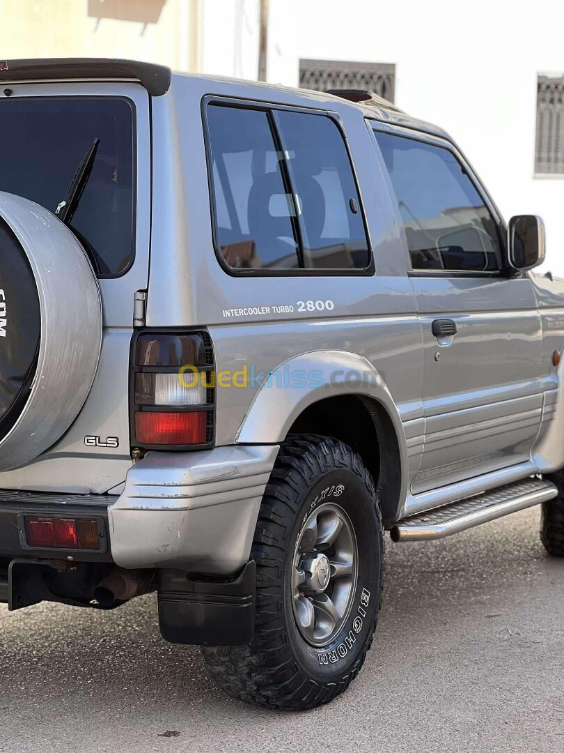 Mitsubishi Pajero Court 2000 