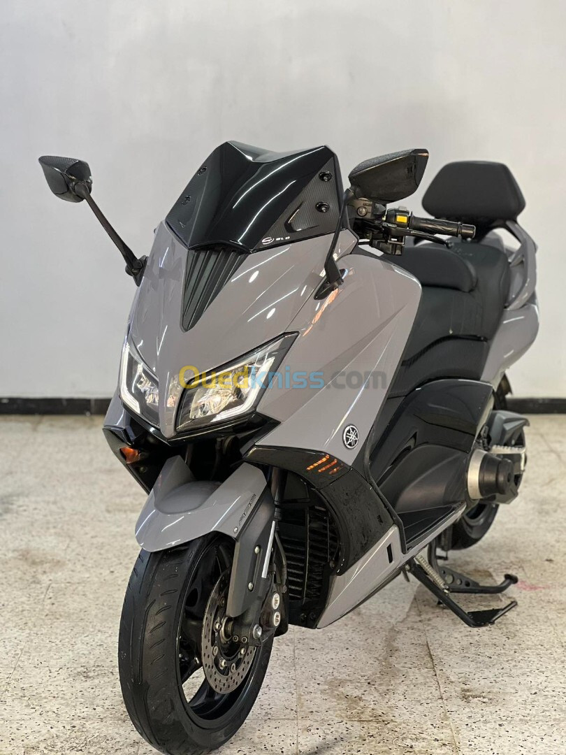 TMAX 530 lux max 2016