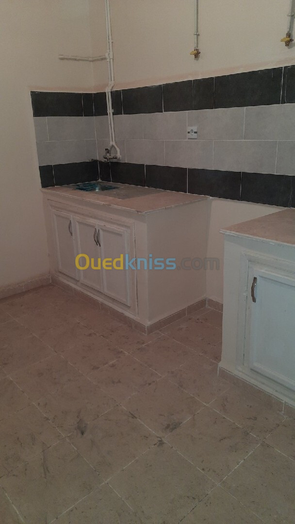 Location Appartement F4 Tipaza Kolea