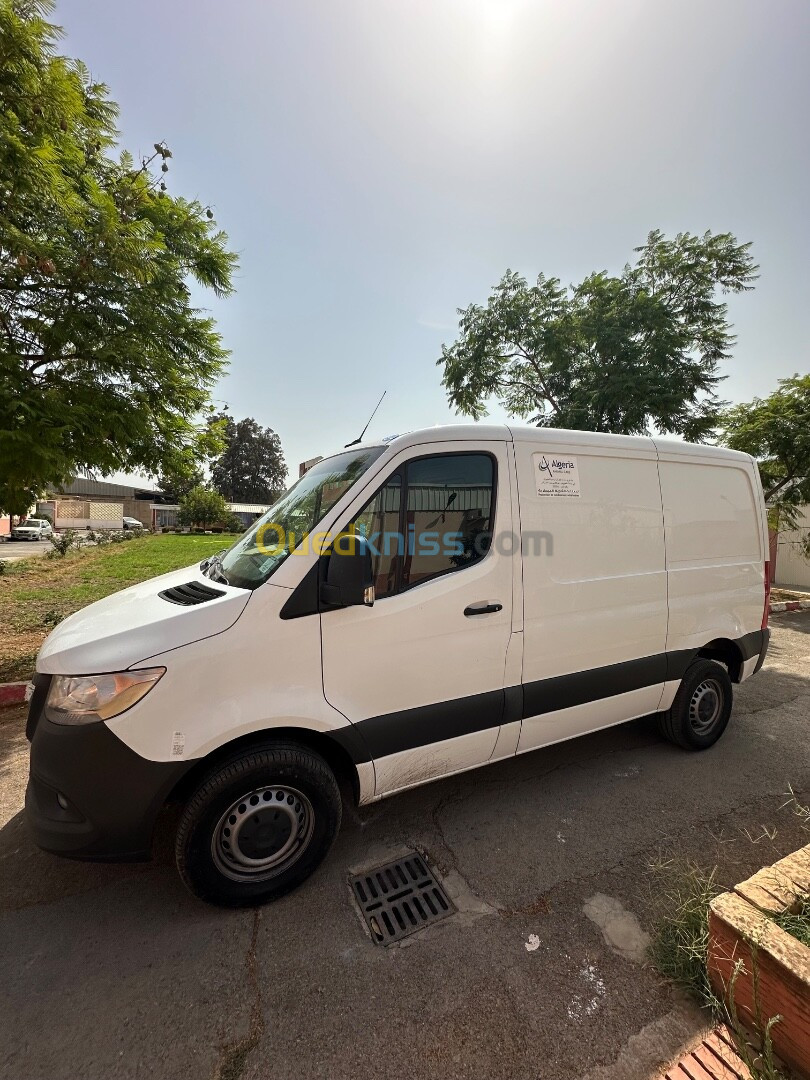 Mercedes Benz Sprinter 2021