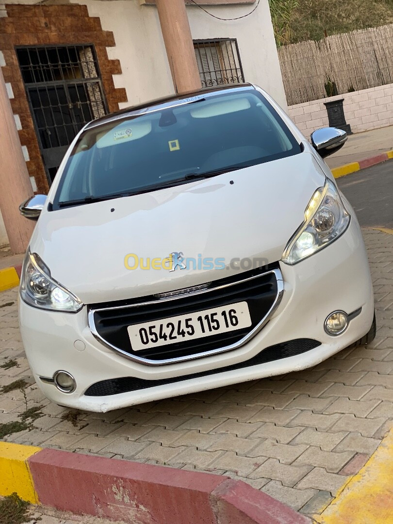 Peugeot 208 2015 Allure