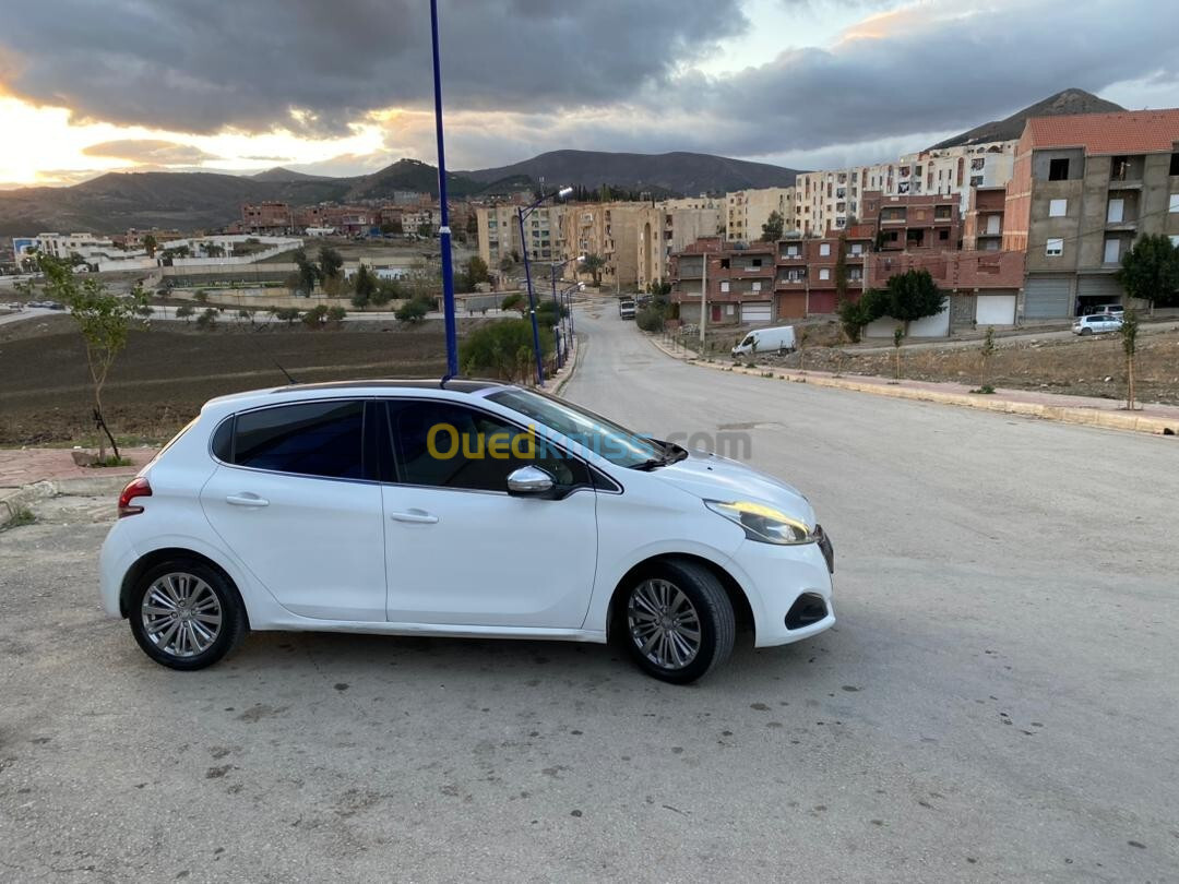 Peugeot 208 2015 Allure Facelift