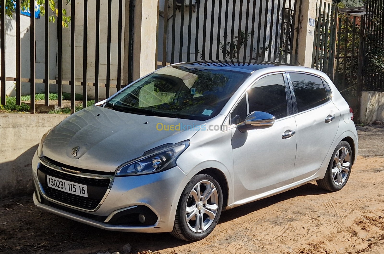 Peugeot 208 2015 Allure Facelift