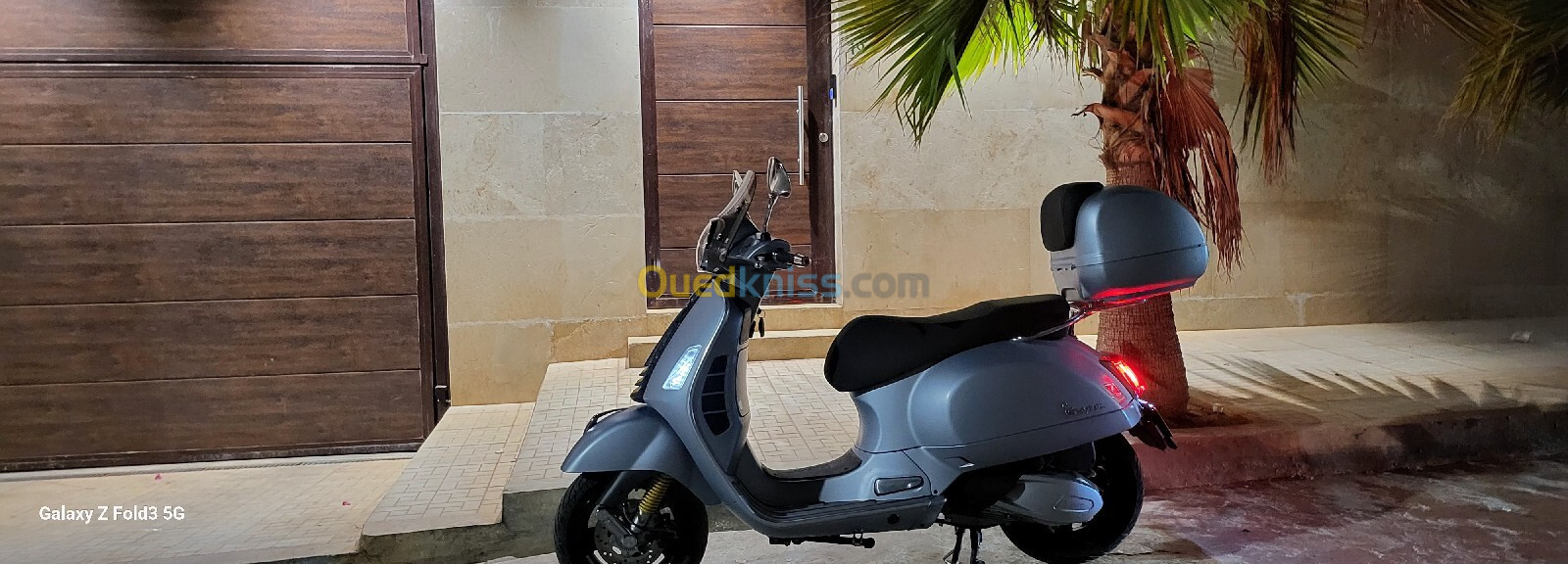 Vespa 300 gts Italie VSP 2022