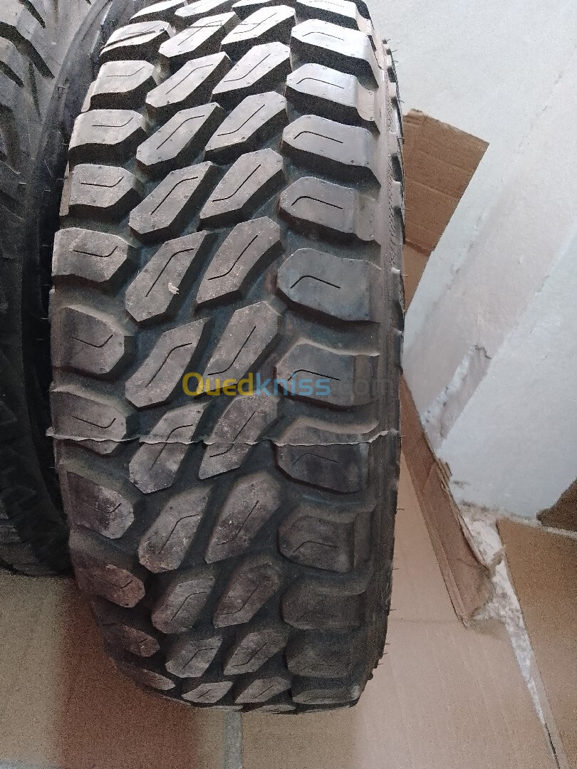 PIRELLI 245/75//16 MT