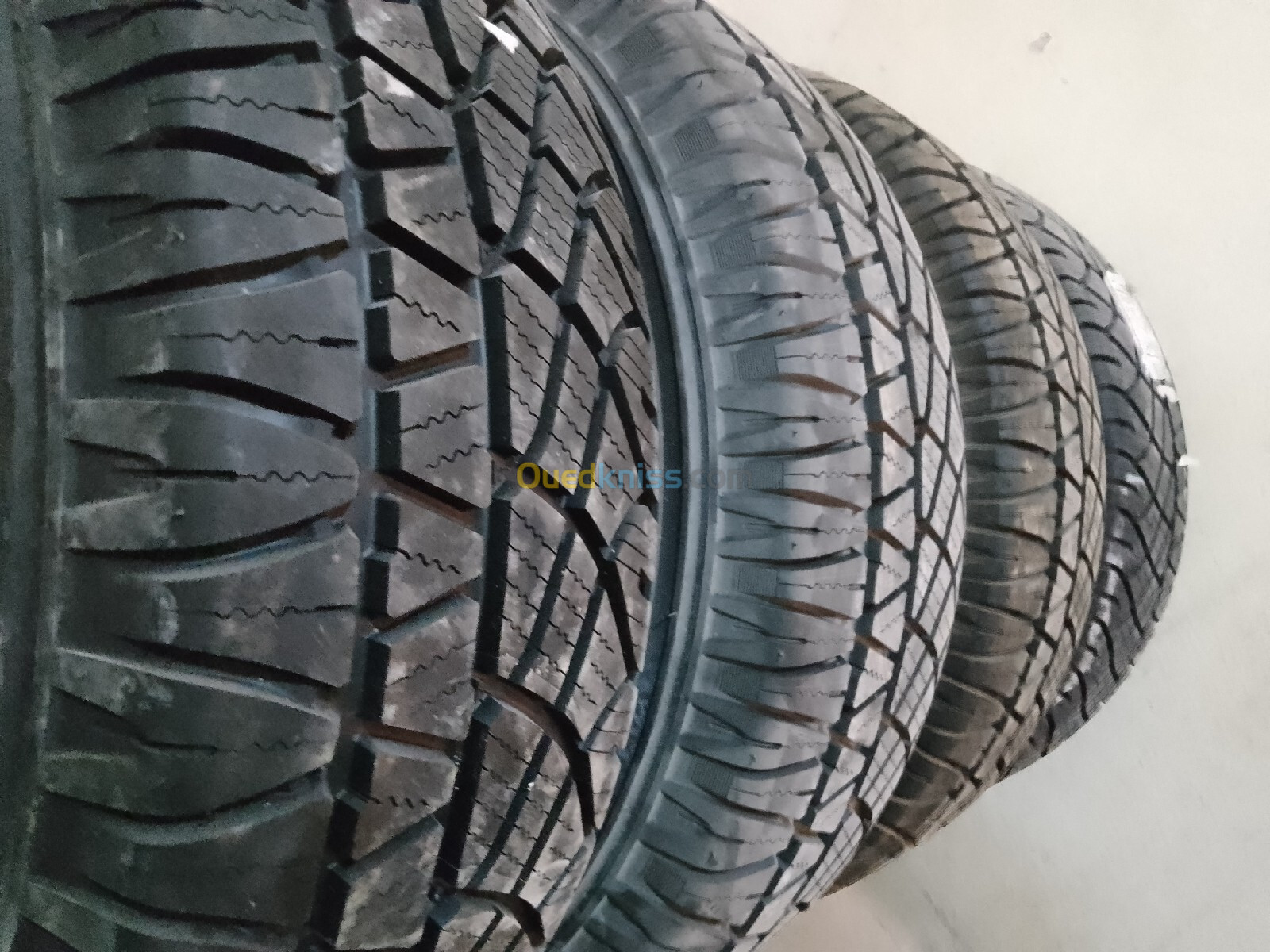 MICHELIN 235/70/16 DT