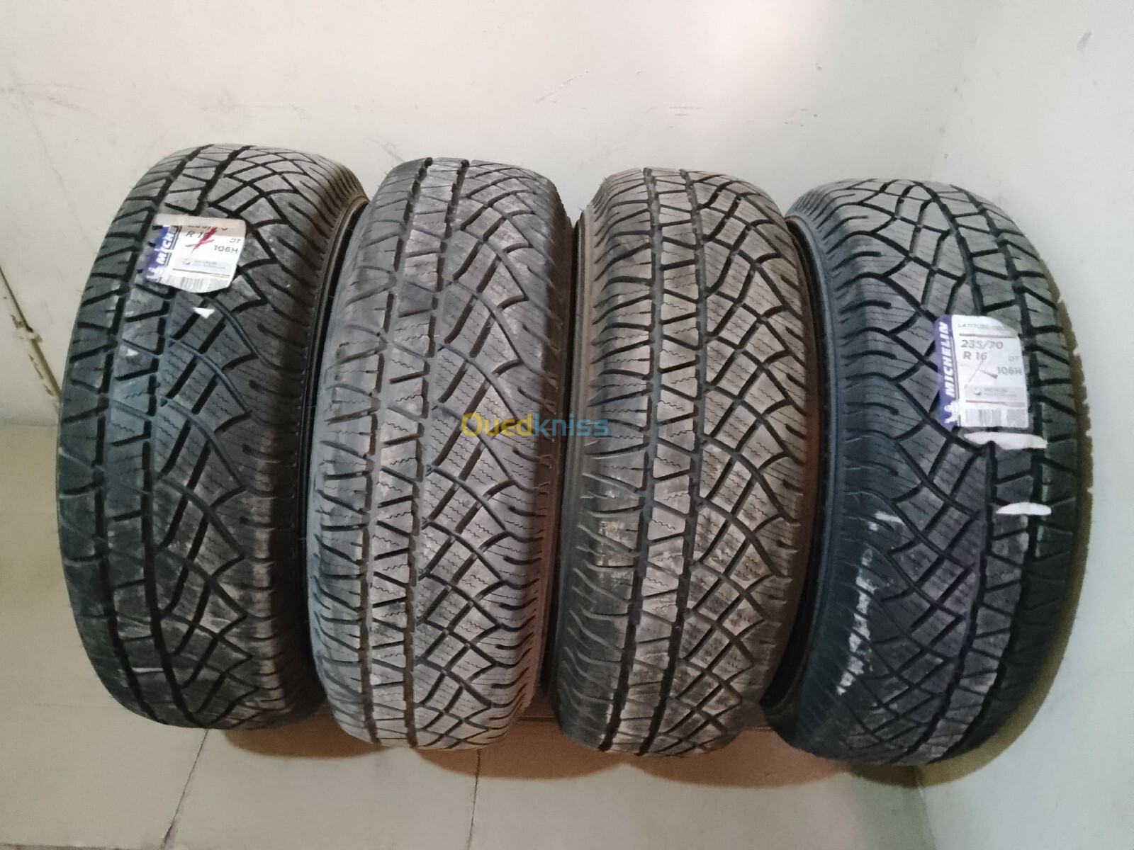 MICHELIN 235/70/16 DT