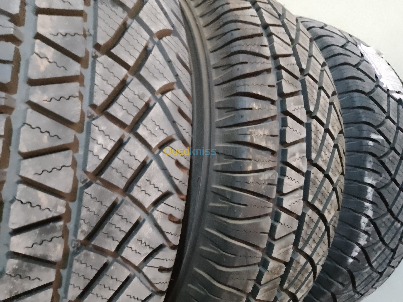 MICHELIN 235/70/16 DT