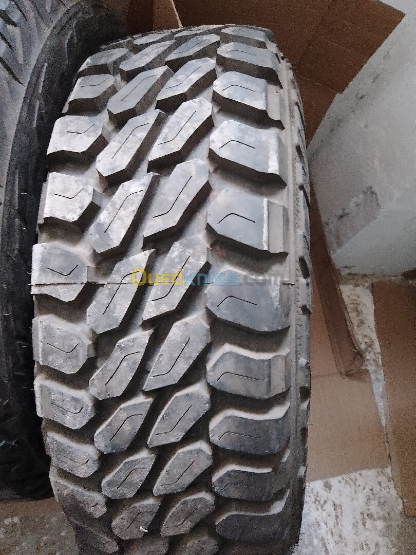 PIRELLI 245/75//16 MT