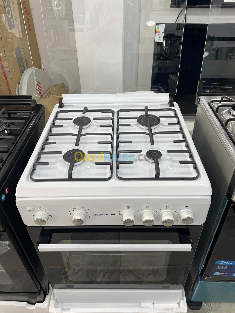 Cuisinière thomson 4 feux noir / blanc simple  