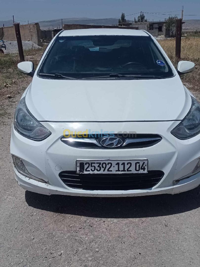 Hyundai Accent RB  4 portes 2012 Accent RB  4 portes