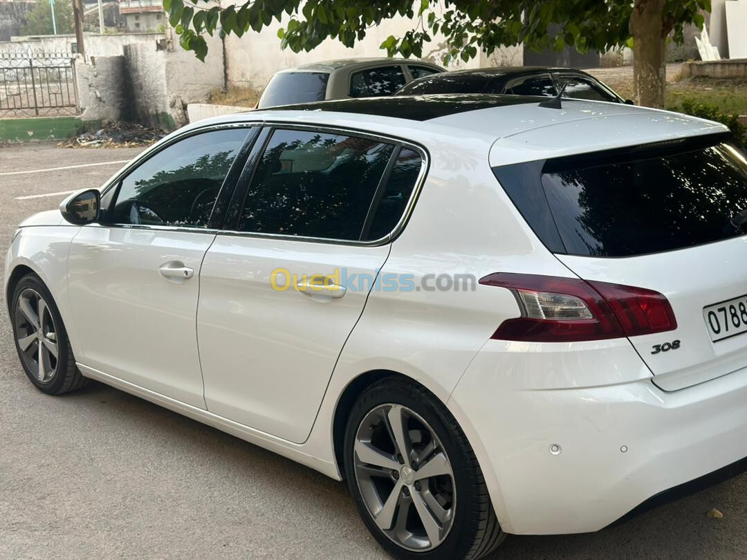 Peugeot 208 2015 Allure