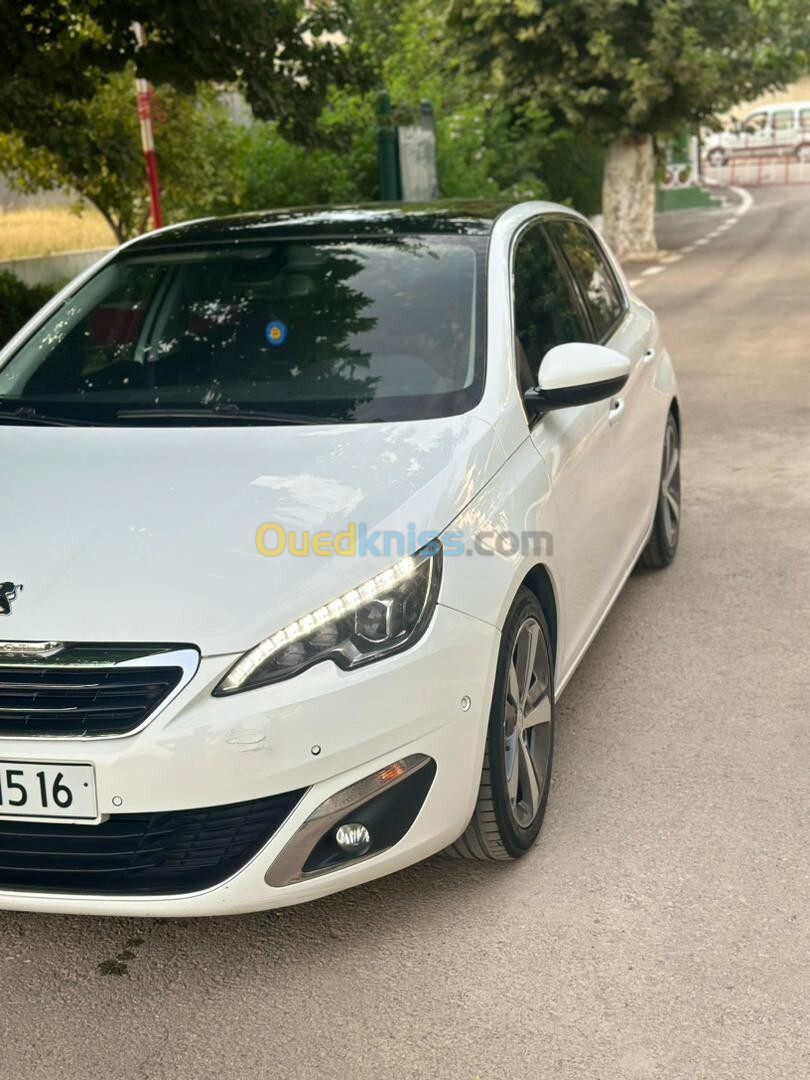 Peugeot 208 2015 Allure