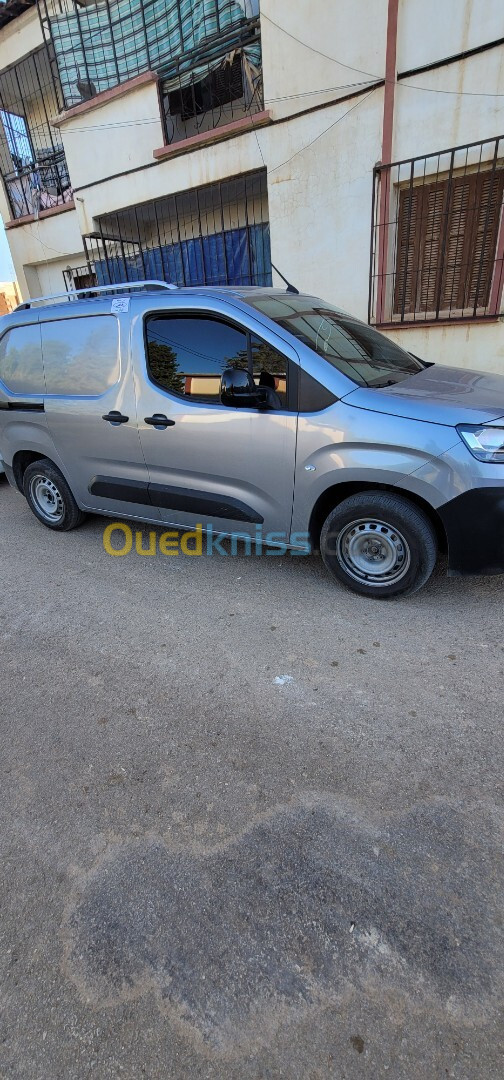 Fiat Professional Doblo italien 2023 