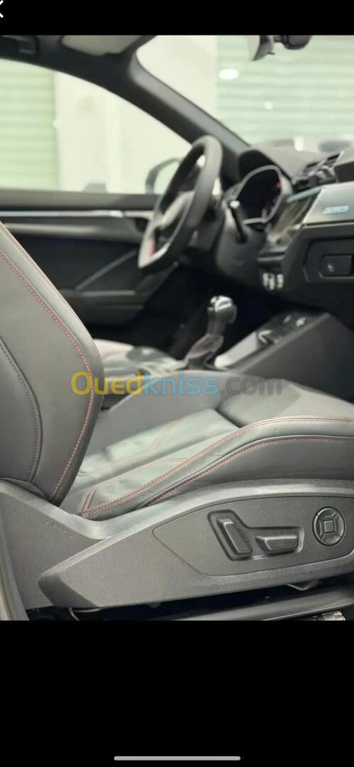 Audi Q3 2024 Sline black black full option affaire