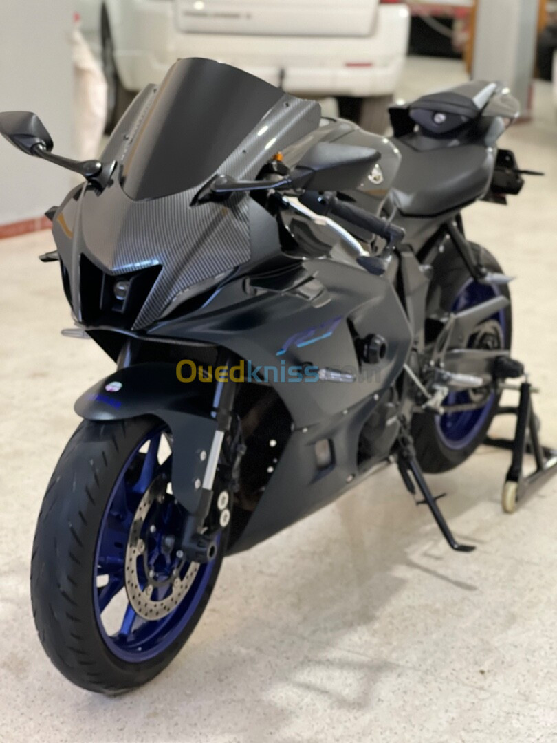 Yamaha R7 2022