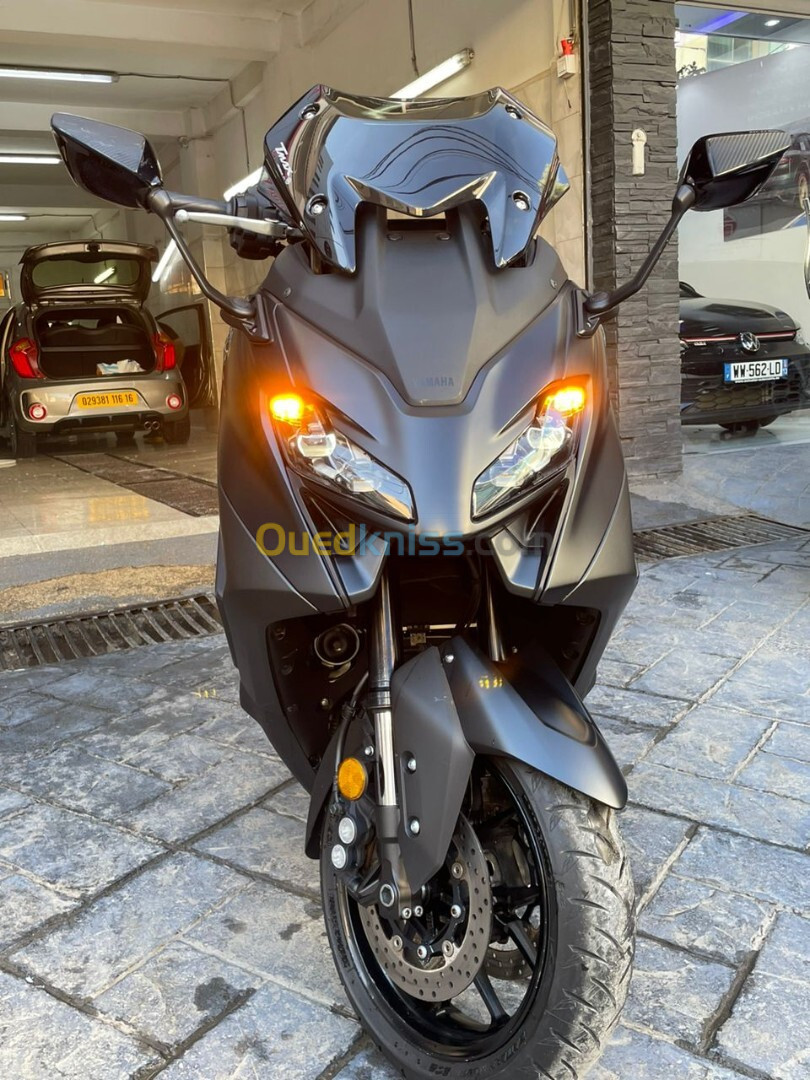 Yamaha Tmax 560 2022