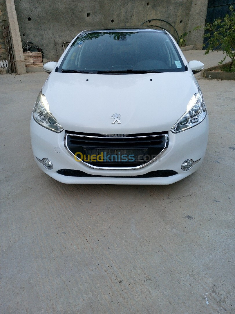 Peugeot 208 2015 Allure