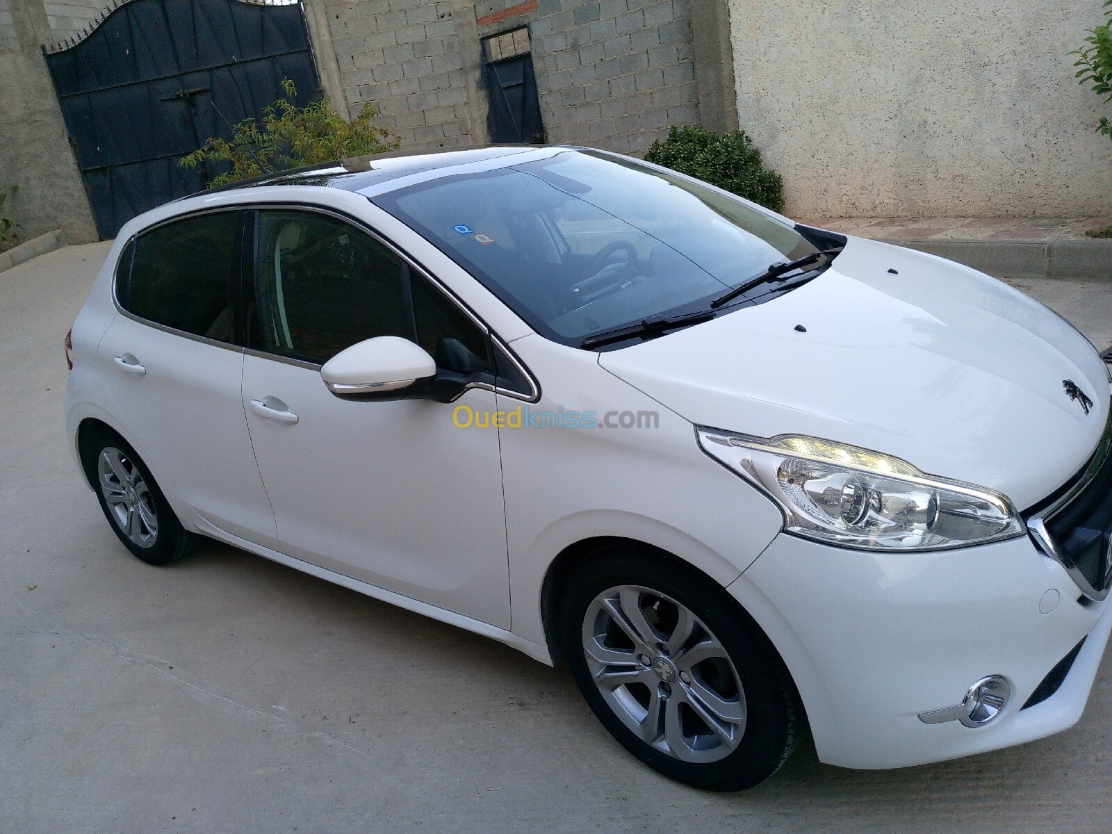 Peugeot 208 2015 Allure