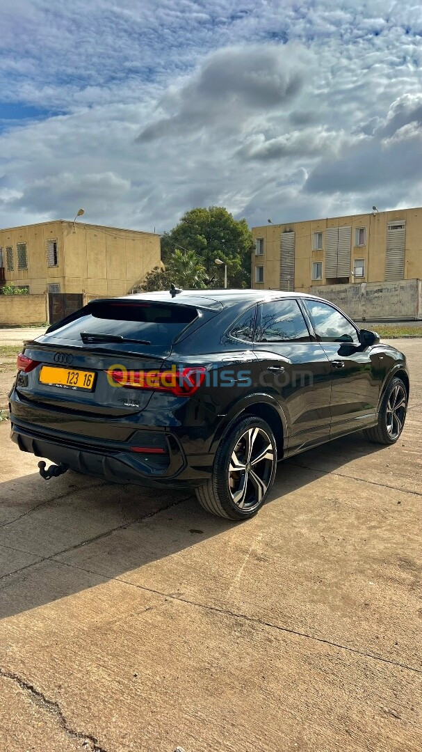 Audi Q3 2023 S line black black