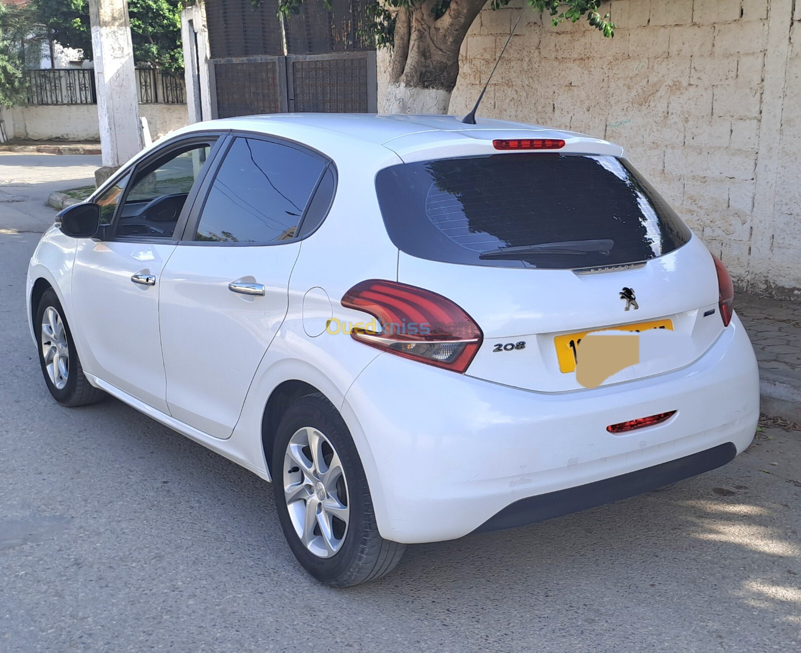 Peugeot 208 2016 Access Facelift