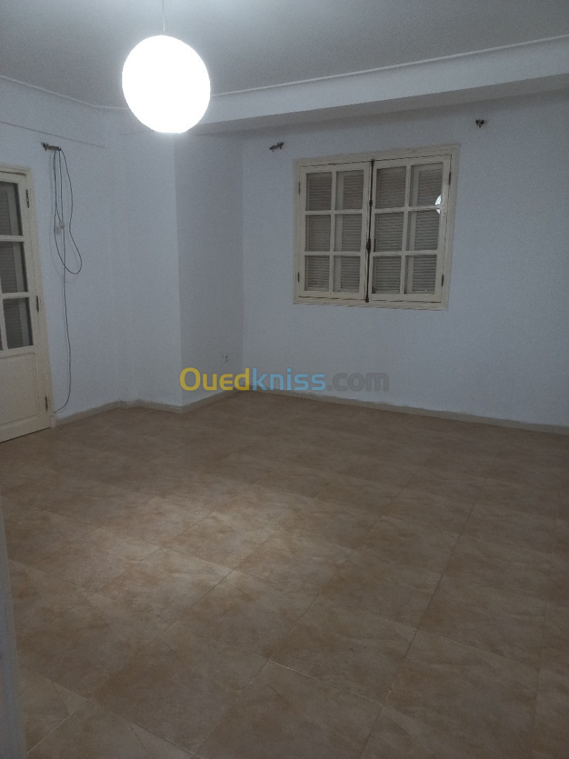 Location Appartement F3 Alger Dely brahim